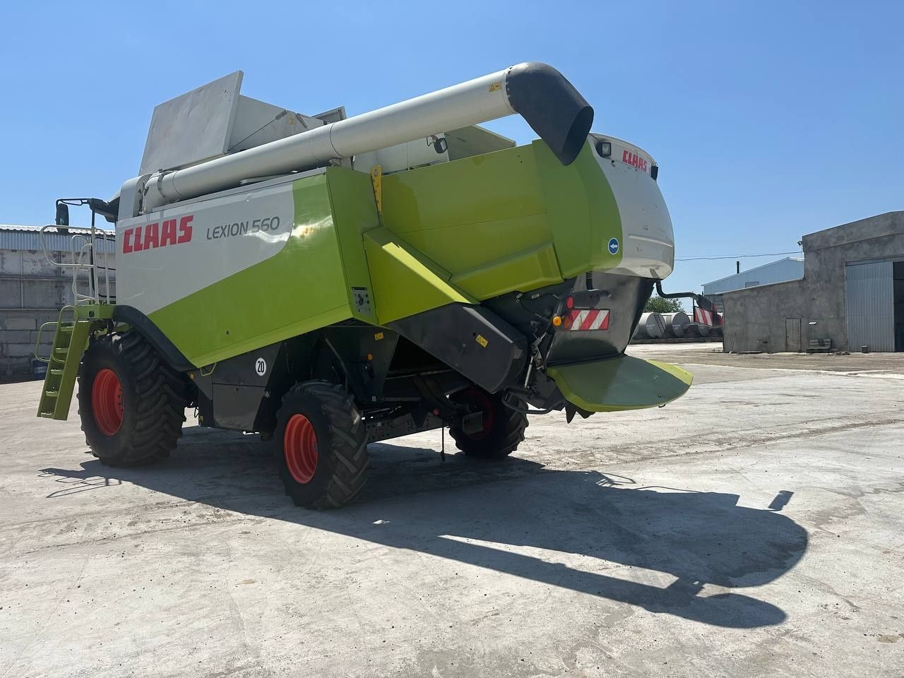 Комбайн Claas Lexion 560