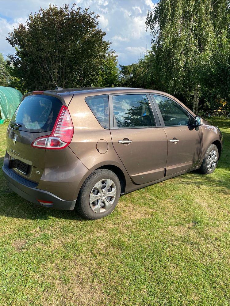 Renault Scenic z niskim przebiegiem