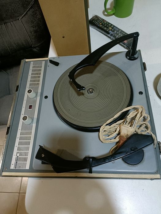 PE Musical 50 ECL82 vintage 
Perpetuum-Ebner (PE); St.Georgen