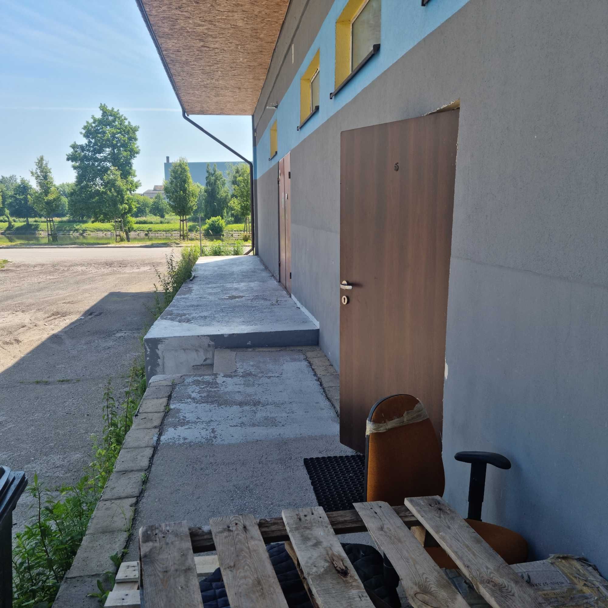 Nieruchomość z halą magazynowo-produkcyjną w Ostrowcu Św. na wynajem