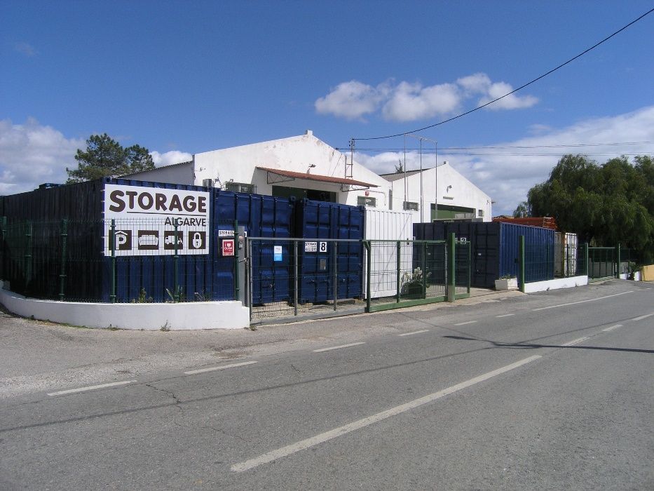 Armazenamento Self Storage em Contentor ou boxes em recinto Fechad