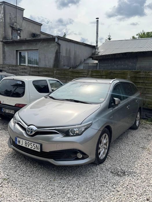 Toyota Auris Hybrid z gazem – wynajem długoterminowy dla firm | FV VAT