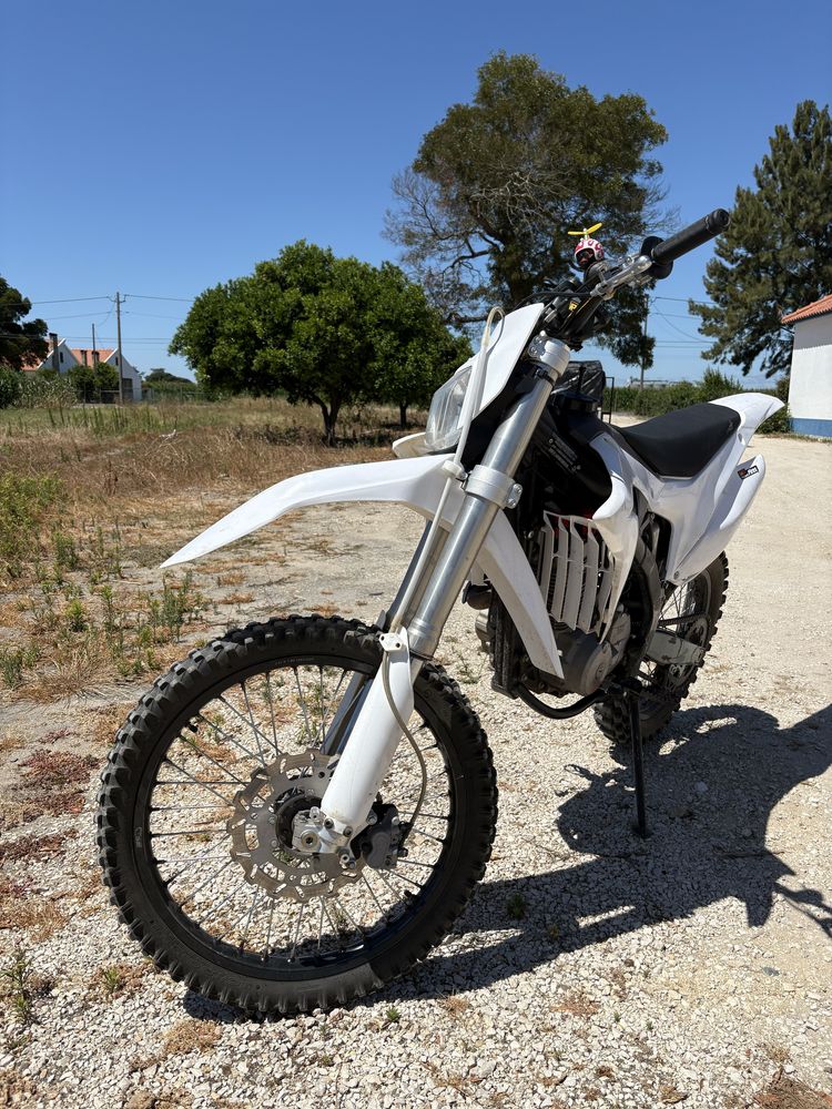 Malcor 250cc impecável