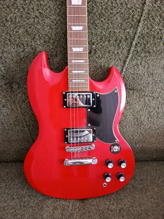 Електрогітара форми SG