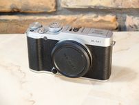 Fujifilm X-M1 Silver + grip - praktycznie nieużywany.