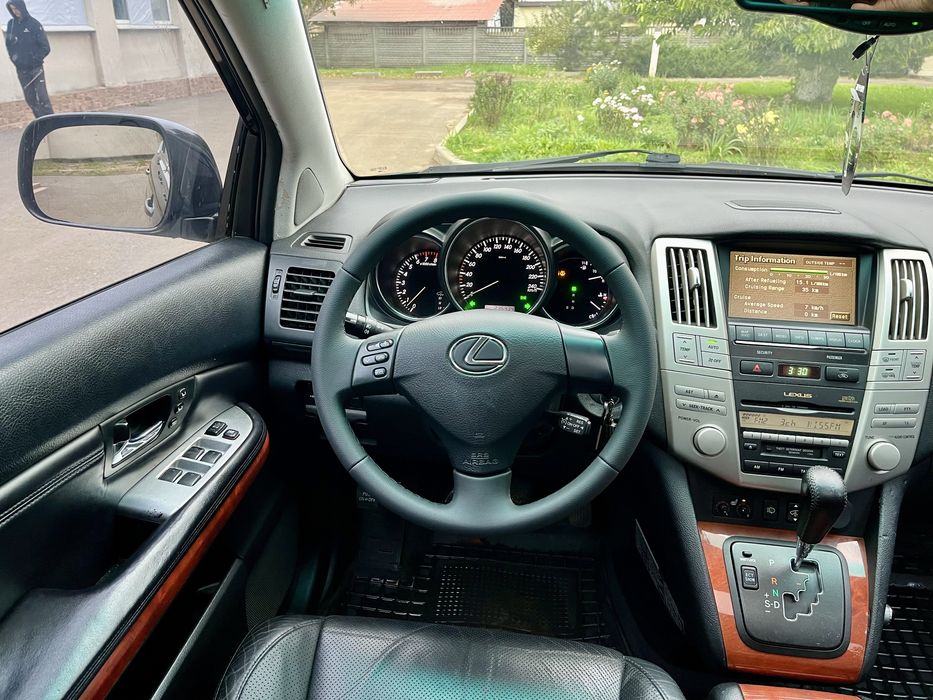 Продам LEXUS RX300 3л.Бензин Полный привод!