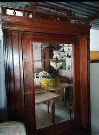 Roupeiro/armário/móvel centenário de madeira maciça