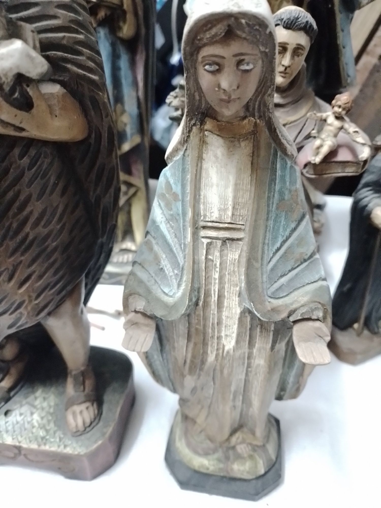 Vendo artigos em madeira  antigos arte sacra