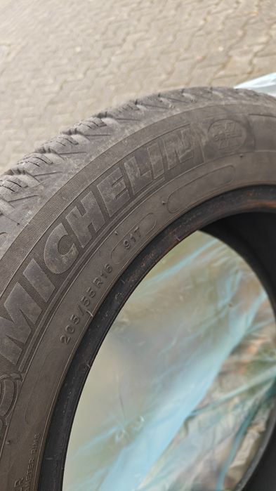 Komplet opon zimowych Michelin 205/55/R16