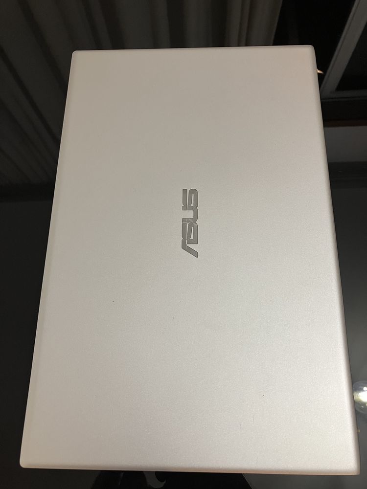 Portátil ASUS como novo. Intel I7, 8GB Ram, HD 256GB SSD + 1TB e WIN10