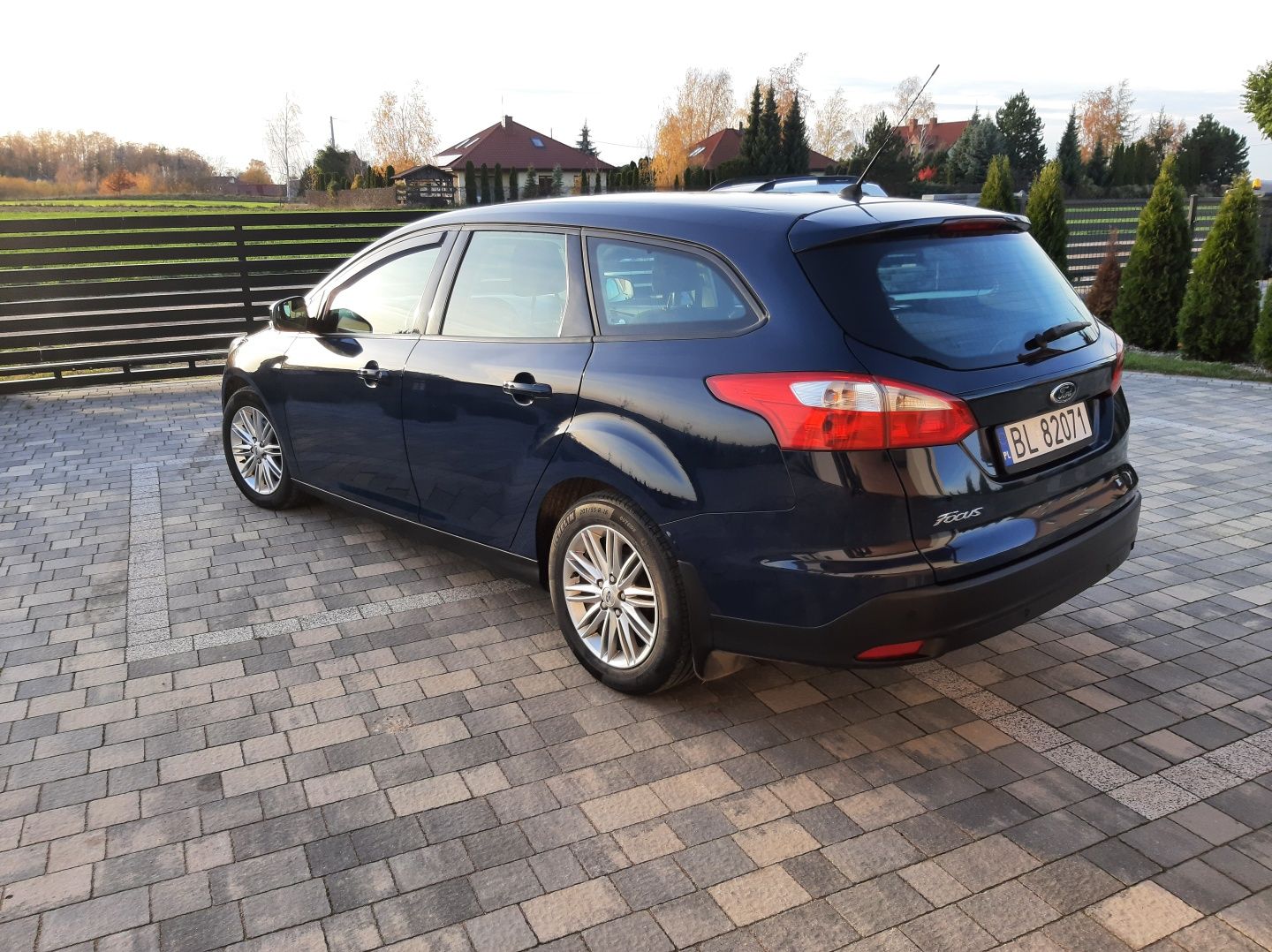 Ford Focus kombi 1.6 benzyna, polski salon , bezwypadkowy !!!