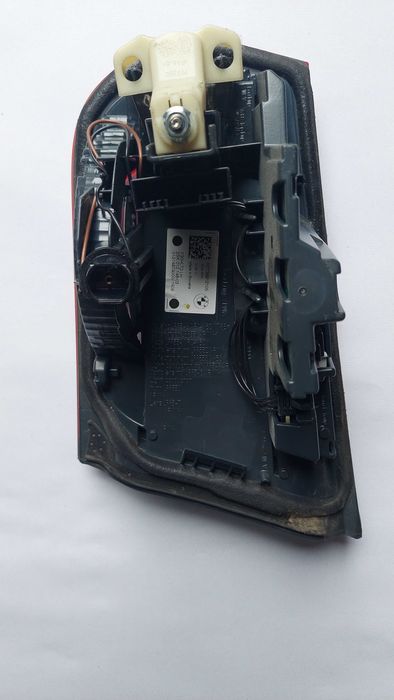 Задня фара BMW F30 (ліва в кришку багажника)