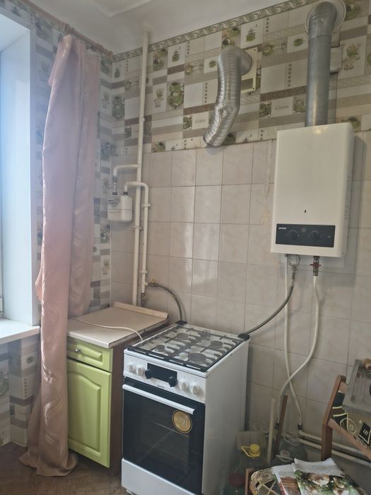 Продаю полнометражную сталинку на Сухой Балке