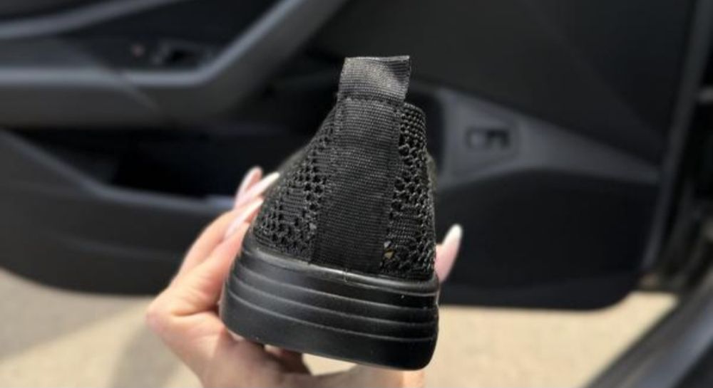 Мокасіни туфлі ботінки кросівки