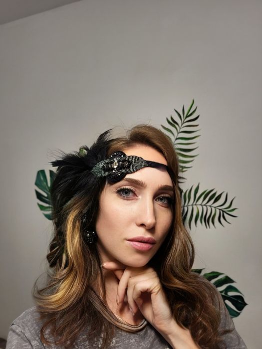 opaska na głowę z piórami w stylu lat 20