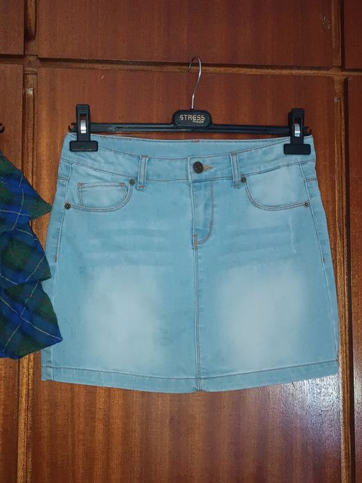 Saias de menina novas 13/14 anos
