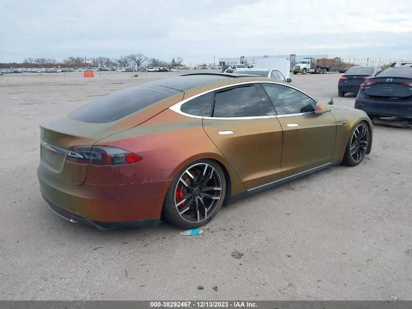 2016 TESLA Model S P90D реальний автомобіль Тесла