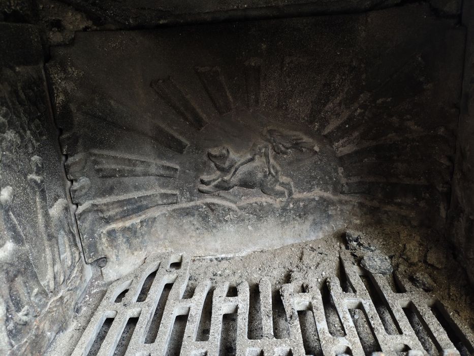 Piecyk żeliwny Trolla 820 – stan idealny koza kominek