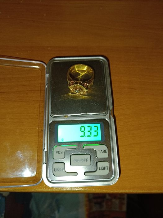 Męski sygnet platerowana żułtym złotem zy cyrkonia