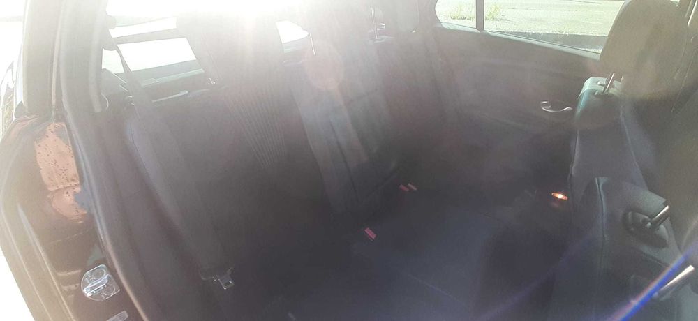 Renault Megane 1.5 DCI Sport Tourer 2011 com 124.000 Kms
