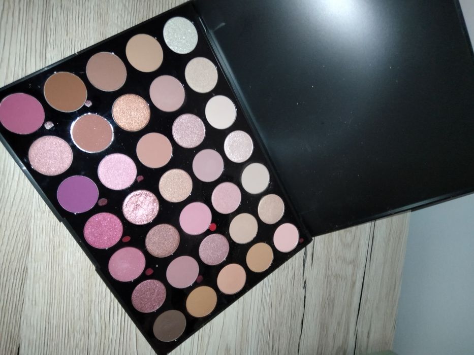 Morphe natural flirt paleta cieni do powiek