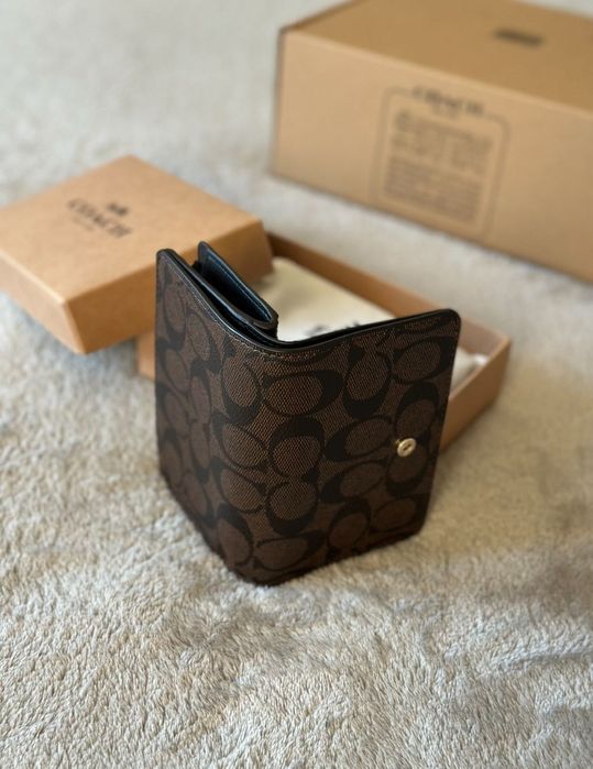 Гаманець Coach Medium Corner Zip Brown Коач коричневий кошельок