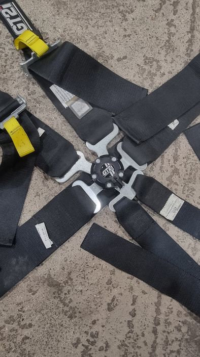 Cintos GT2i 6 Pontos FIA – FHR / HANS – Com Fecho Central