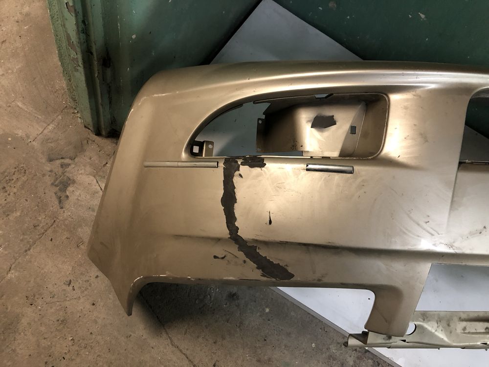 Zderzak przedni Fiat Linea