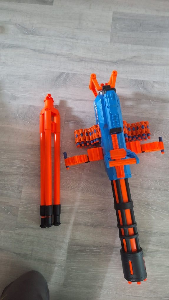 ZURU X-SHOT INSANITY wyrzutnia pistolet