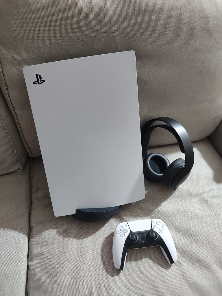 PlayStation 5 z napędem plus Sony pulse3d i gra