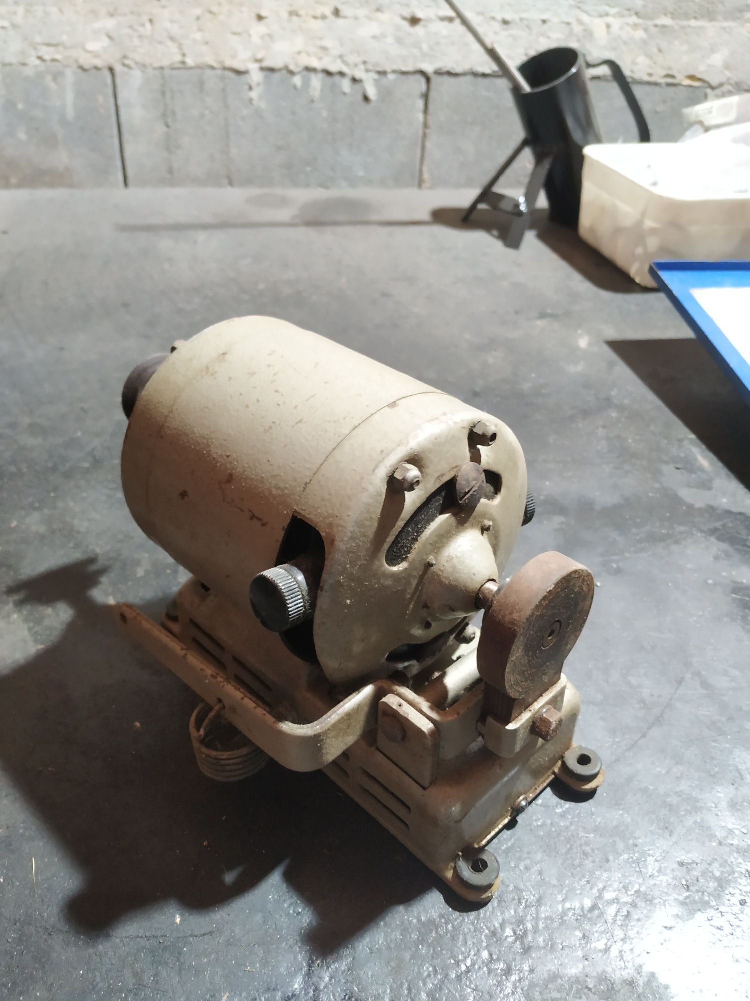 Motor elétrico da marca luxor antigo