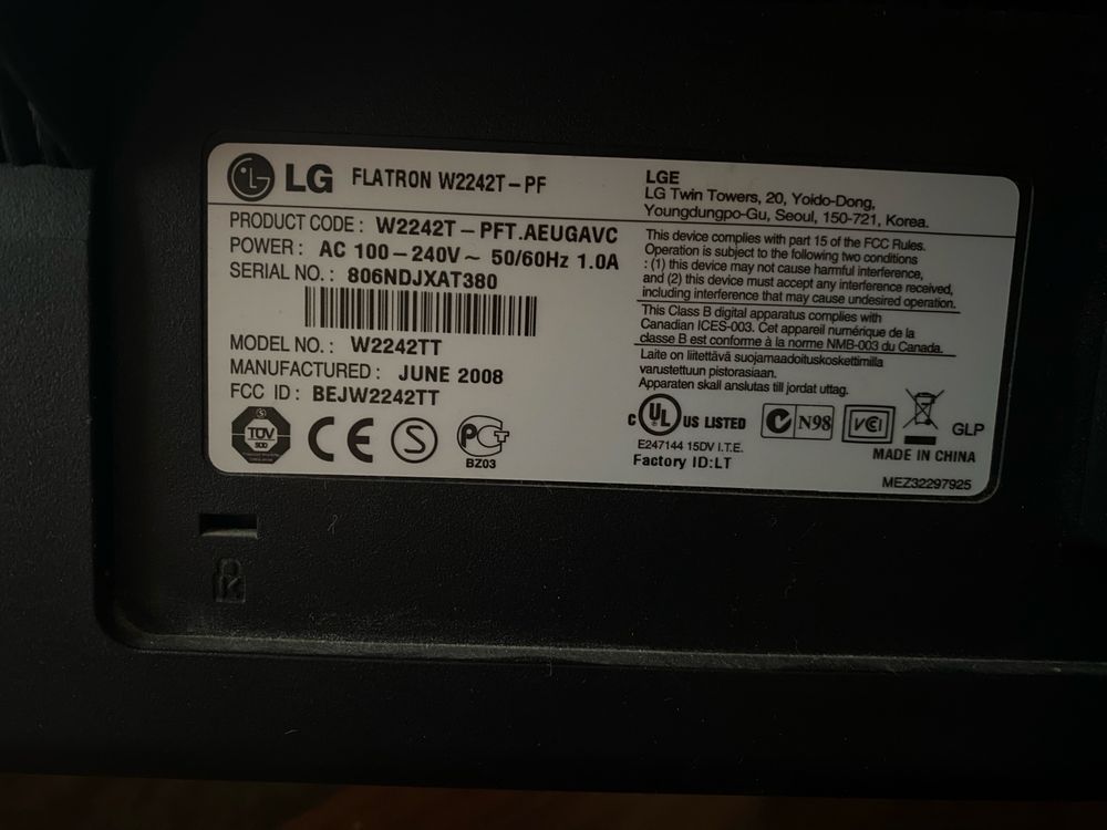 Монітор LG Flatron W2242T