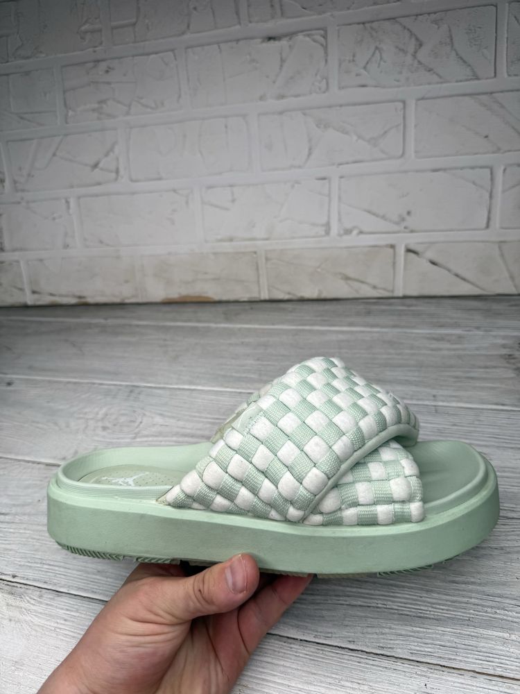 Женские шлепки тапочки  air jordan sophia slides olive