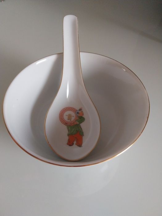 Taça porcelana Chinesa com colher, como novo