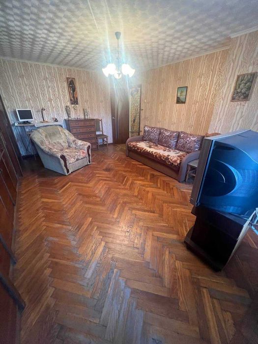 Продам трикімнатну квартиру в Одесі Таїрова
