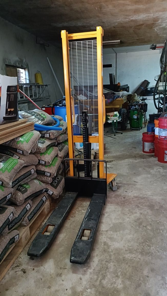 Staker Manual 1000 kg