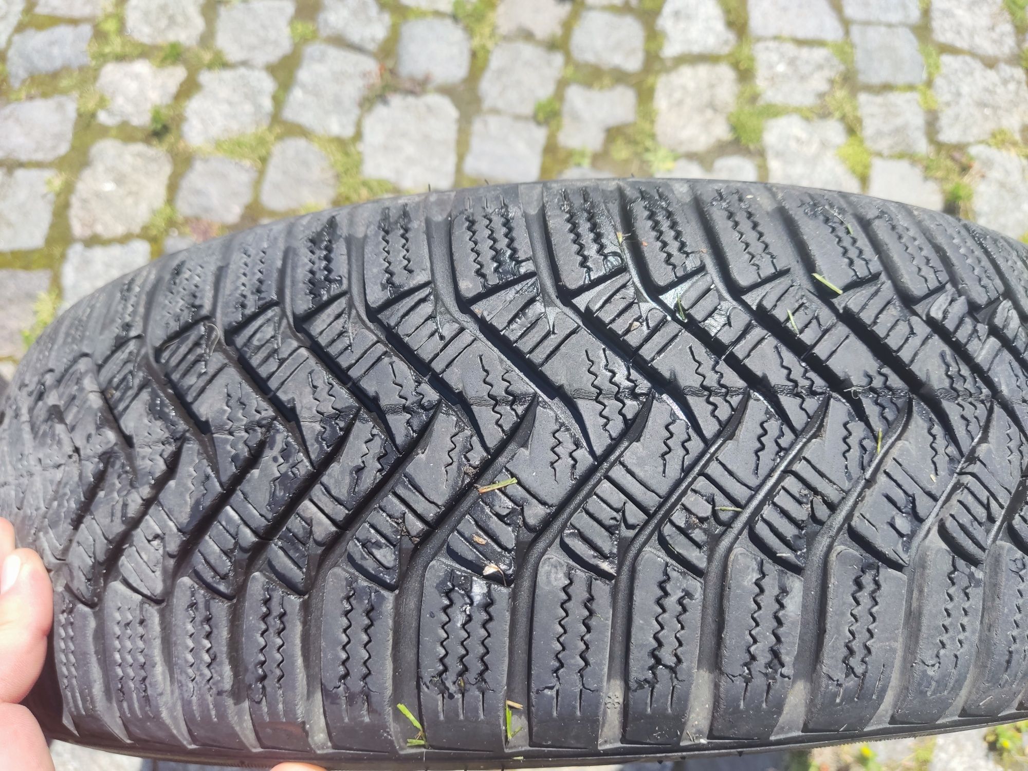 Opony wielosezonowe Laufenn I Fit+ 175/65 R15 3 sztuki