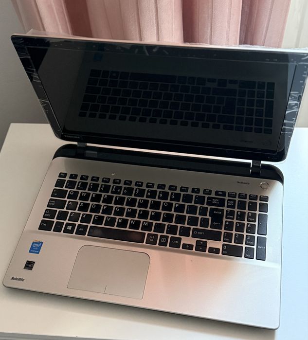 Laptop jak nowy | TOSHIBA Satellite L50-B