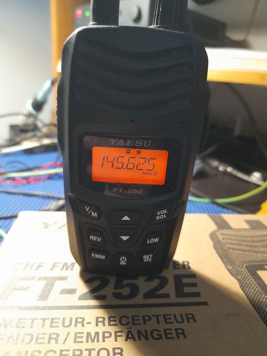 Yaesu FT 252E ( portátil monobanda VHF) 2 metros