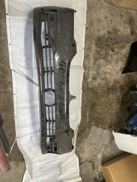 Продам передній та задній бампер BMW 5