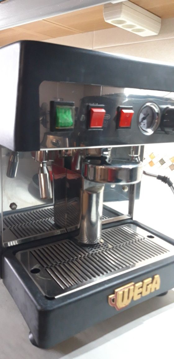 Máquina de café Wega semi profissional