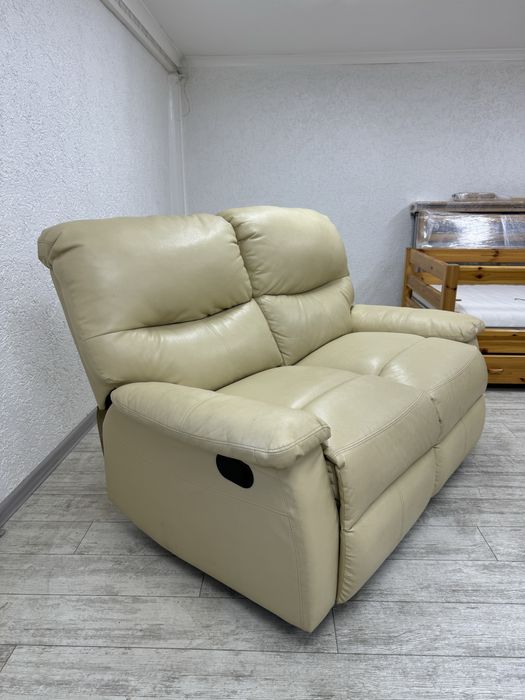 Шкіряні дивани система реклайнер.Бароко натуральне дерево.Звертайтесь