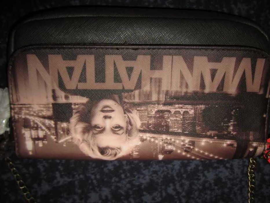 Manhattan Manhattan Іспания Karacterismania Клатч-сумка