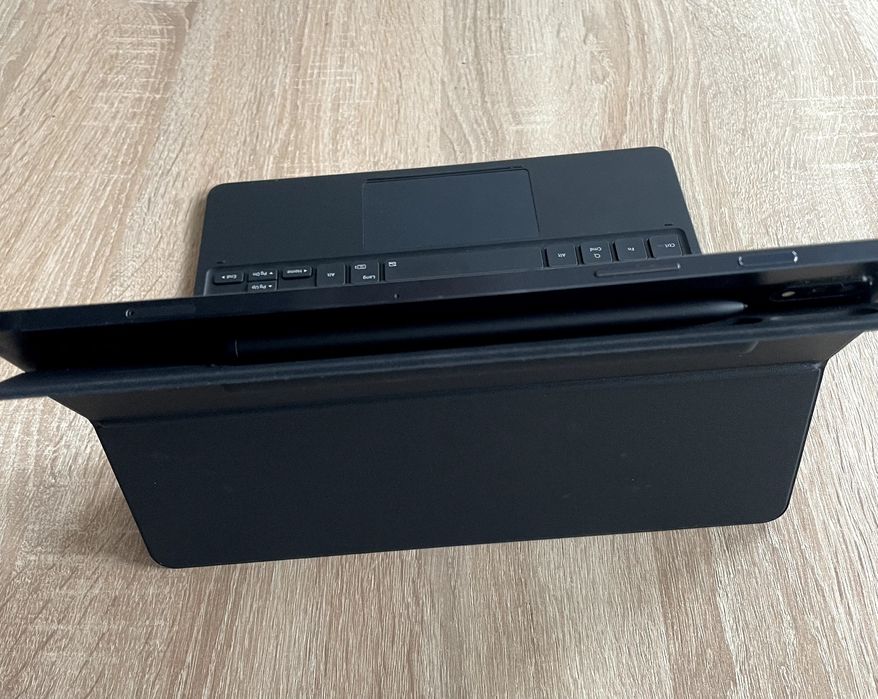 Samsung Galaxy Tab S7 [SM-T870] + Samsung Book Cover Keyboard EF-DT870