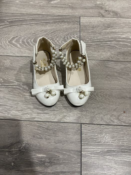 Продами туфлі для дівчинки 26 розмір