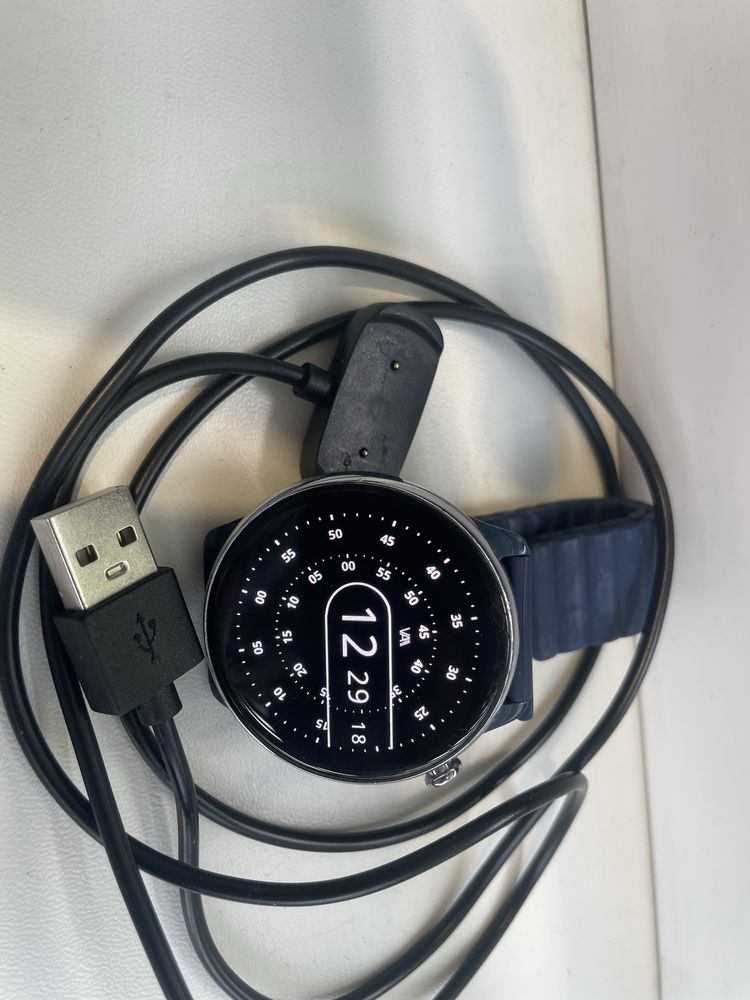 Продаю смарт часи Amazfit GTR mini a2174 з зарядним