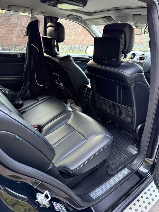 Mercedes-Benz GL 350 Bluteck rest