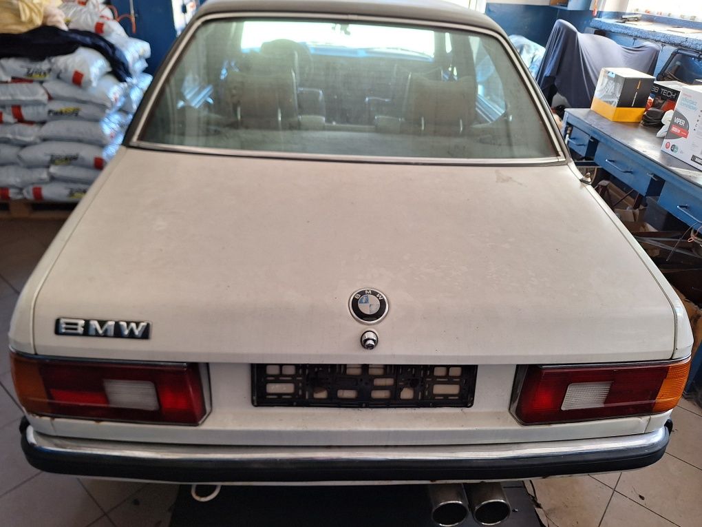 Sprzedam Bmw e23 730i zarejestrowany
