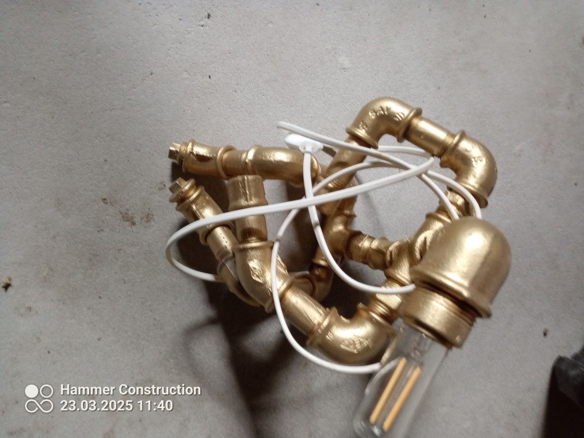 Lampka lampa z elementów krztałtek hydraulicznych