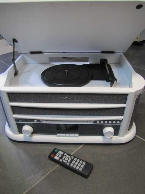 Belle Epoque 1908 DAB Wieża stereo retro gramofon AUNA biała